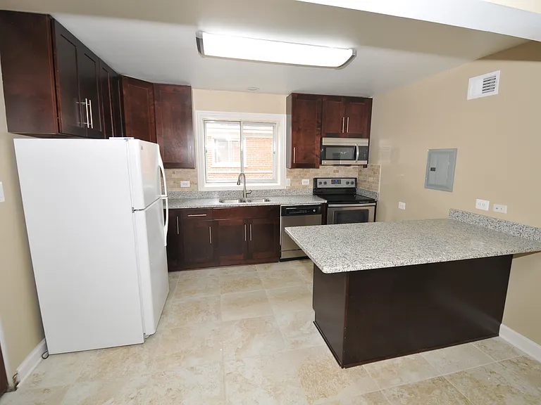32 N Main St #1S — Photo 6
