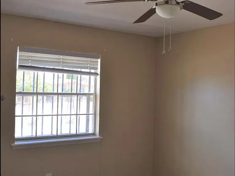 10349 Biscaine St — Photo 5