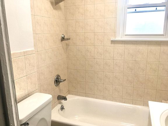 4th image of 48 Hart Ave #2