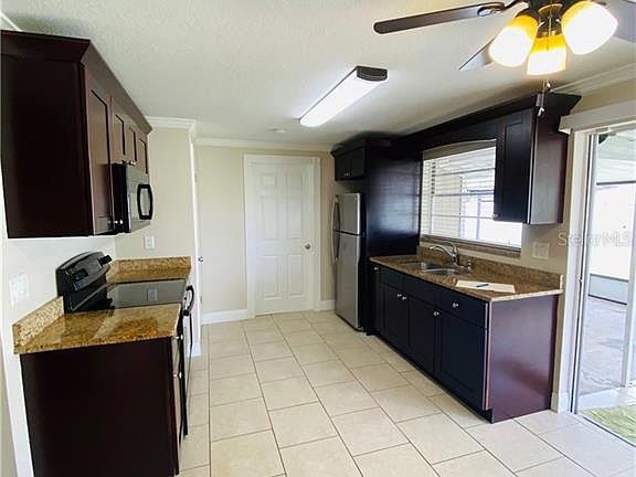 4th image of 8225 Donaldson Dr