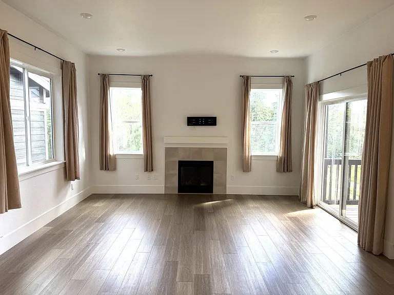 17820 SW Maiden Ct — Photo 2