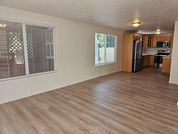 5th image of 1403 S 8th Ave #2