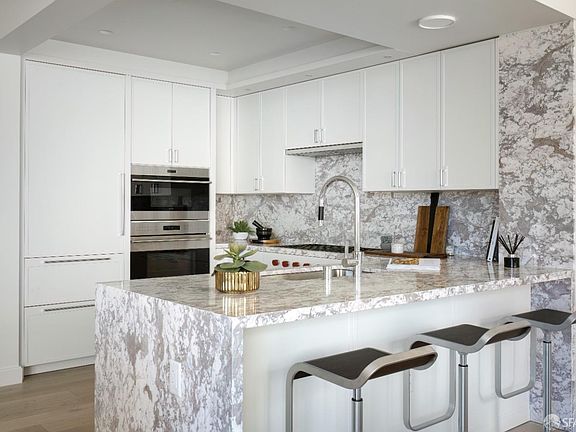 5th image of 875 California St #601