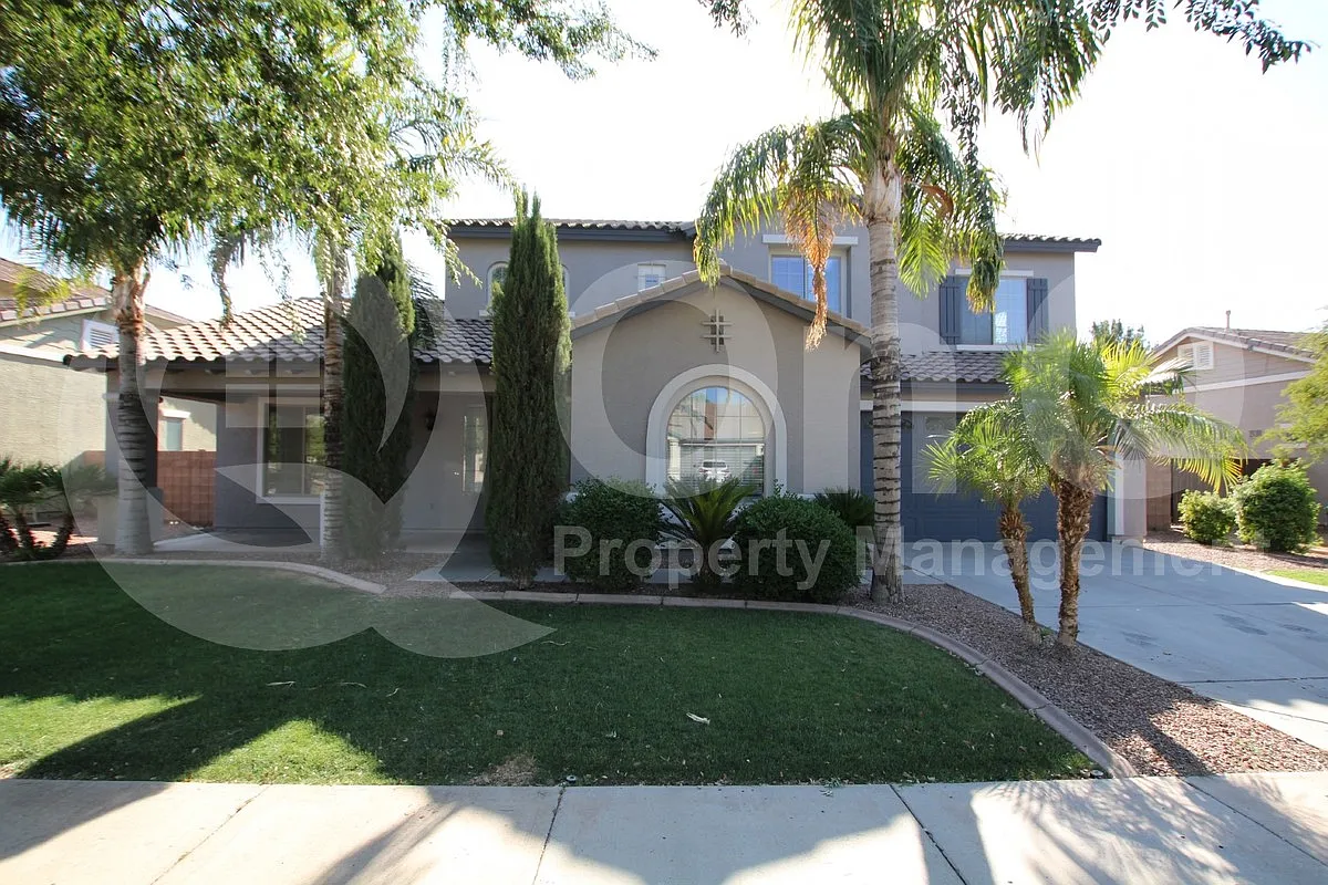 5 bed, 3.0 bath, 3261 sqft, $3,495 — Photo 2