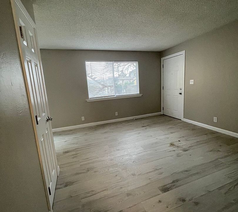 1st image of 1830 Thurston St SE #18