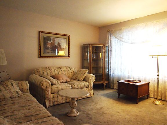 3rd image of 621 Huguenot Ave