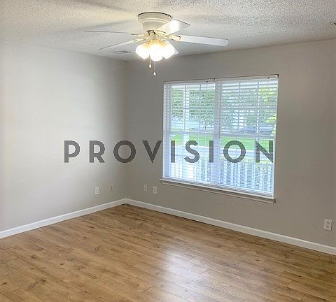 3rd image of 3117 Holly Brook Cir NE