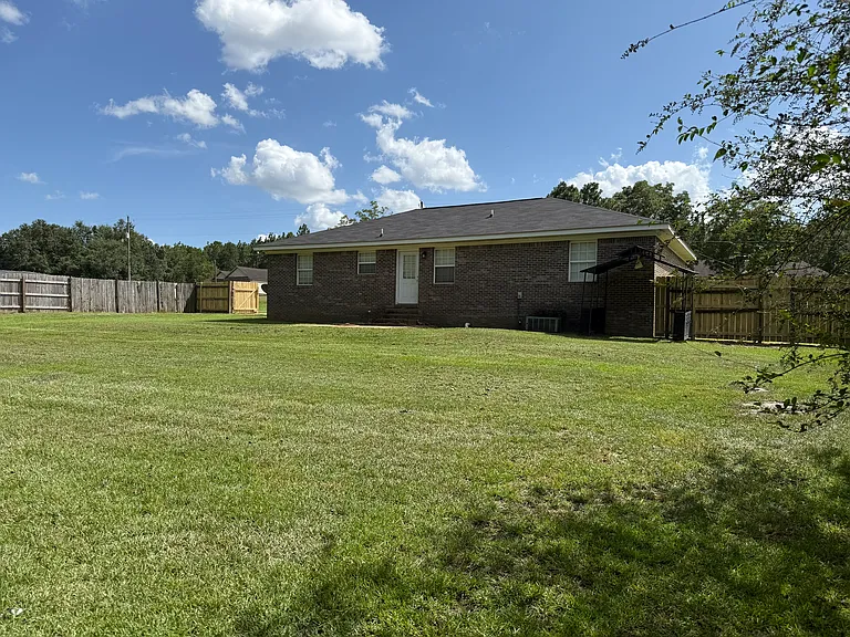 2295 Jordon Ave — Photo 20