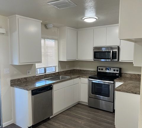 5th image of 1413 Kingfield Dr APT A
