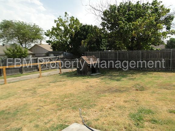 5th image of 5520 Russell Dr