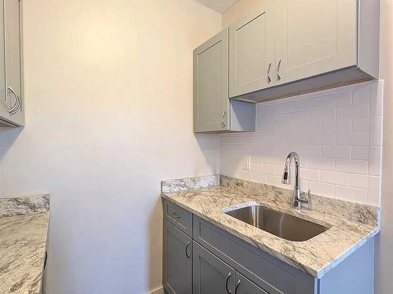 4 Cogswell Ave #33 — Photo 5