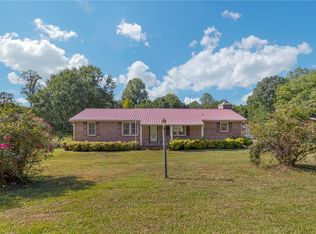 152 N Forest Cir, Marietta, SC 29661