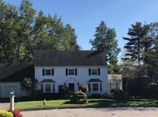 10 Santuit Ln, Worcester, MA 01609