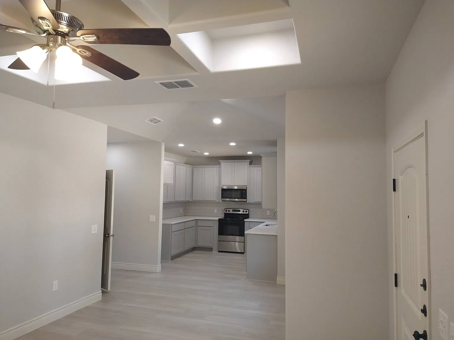 1006 Wooded Hollow Court - 107 — Photo 2