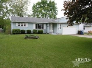 1927 W Gump Rd, Huntertown, IN 46748