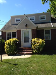 21 Howard St, Hicksville, NY, 11801