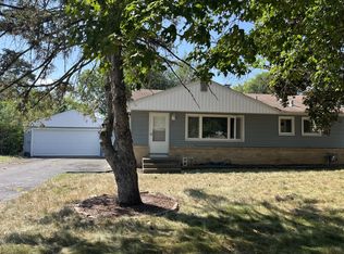 889 2nd St NW, New Brighton, MN 55112