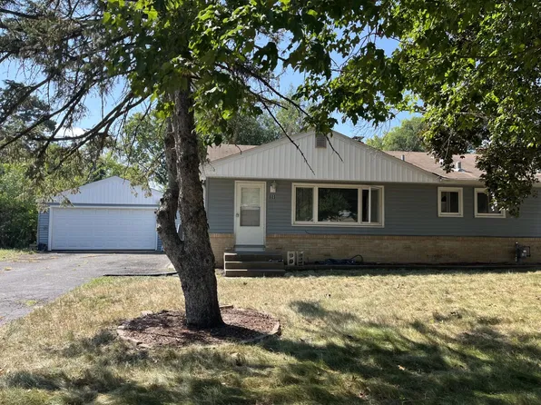 889 2nd St NW, New Brighton, MN 55112