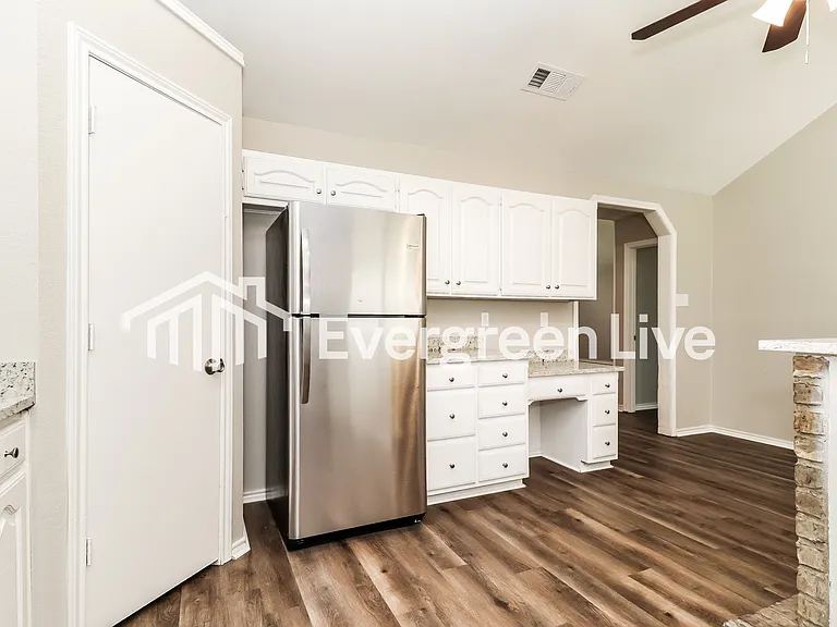 6440 Lavon Dr — Photo 7