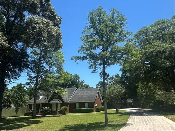10400 Celeste Rd, Saraland, AL 36571