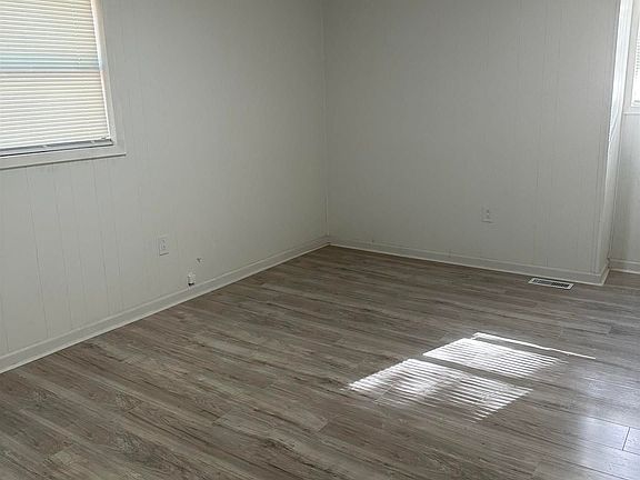 4th image of 14817 Twin Dr