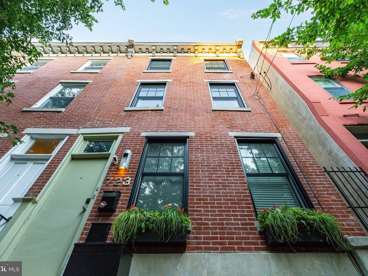 2 bed, 2.0 bath, 1365 sqft, $2,500 — Photo 3