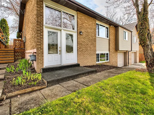 525 Newport Dr, Greensburg, PA 15601