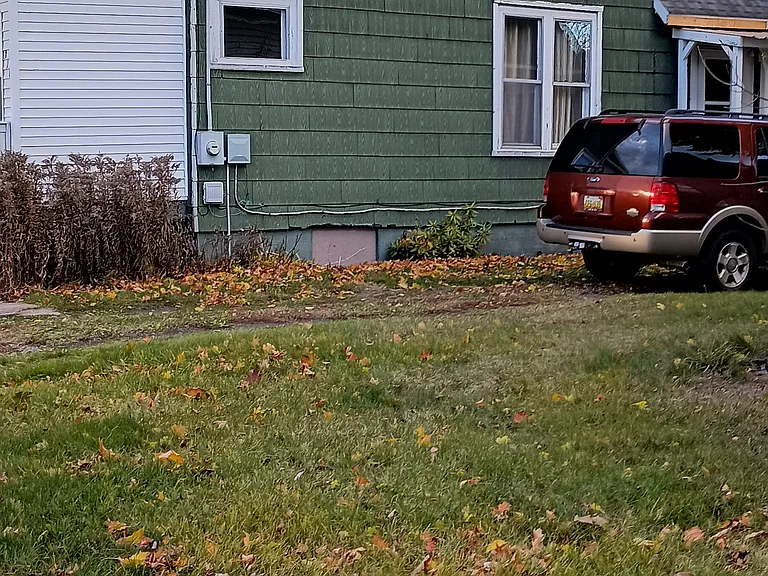 310 Peck St — Photo 3