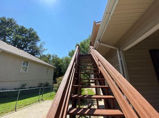 208 S Willis Ave APT 4, Independence, MO 64050