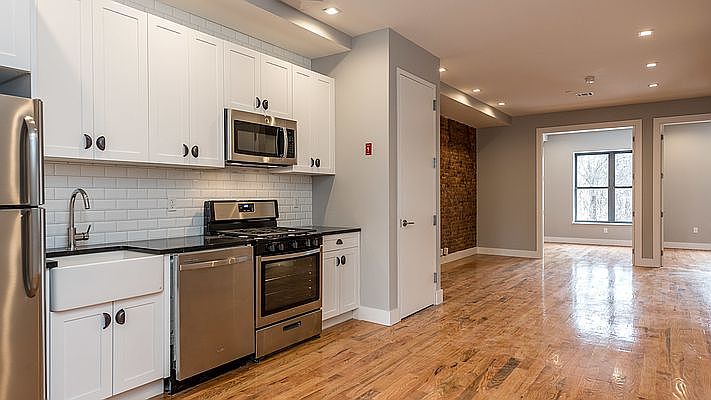 1st image of 465 Rogers Ave #2