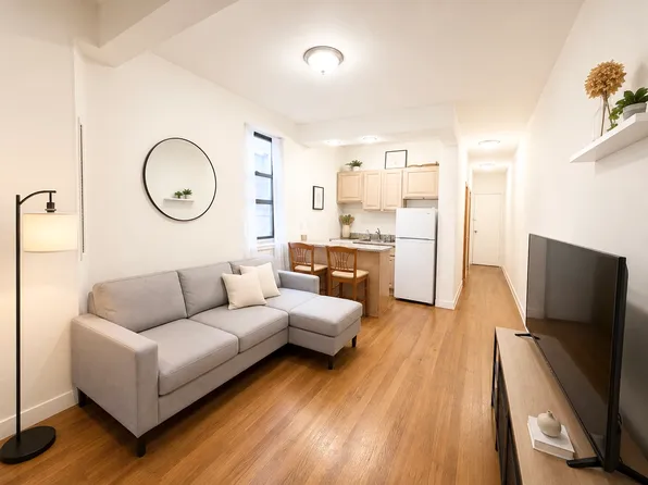 227 East 50th Street image 1 of 7