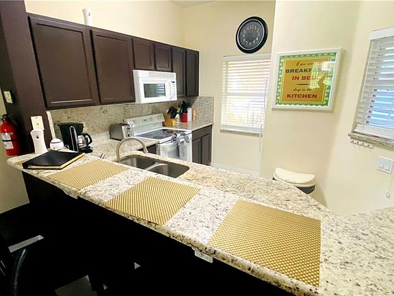 2nd image of 945 Park Terrace Cir