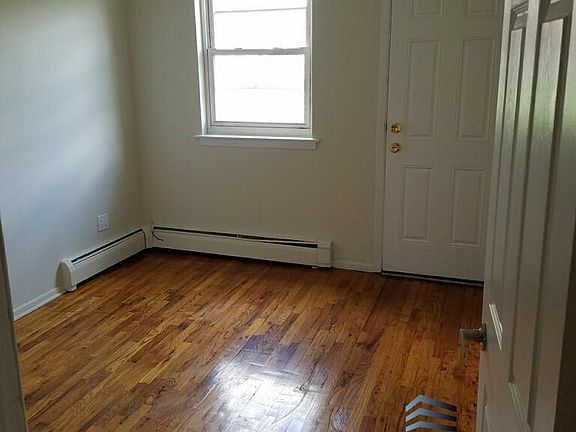 4th image of 2258 Steinway St Fl 2