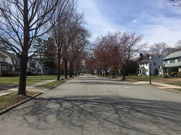5th image of 50 Woodland Ave