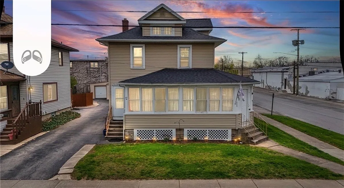 1 bed, 1.0 bath, 2449 sqft, $900 — Photo 1