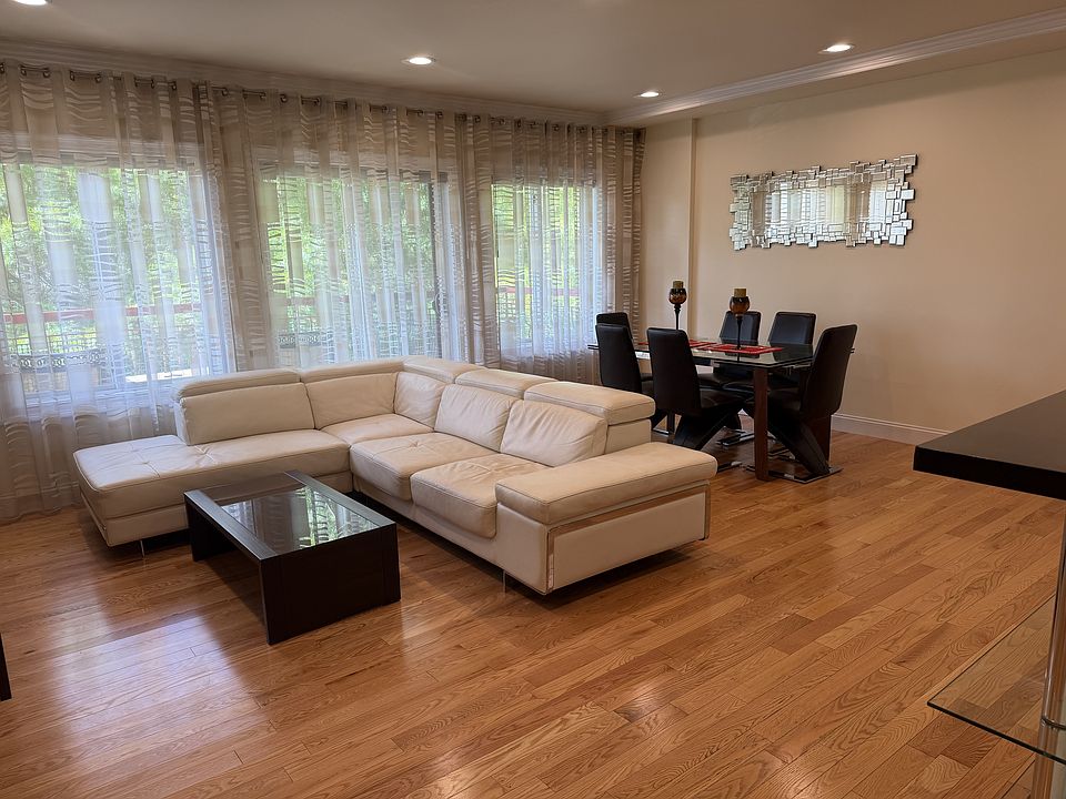 1st image of 3165 Emmons Ave APT 2B
