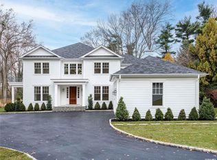 27 Elm Sea Ln, Manhasset, NY 11030