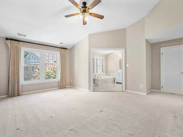 10186 Castlewood Ln — Photo 19