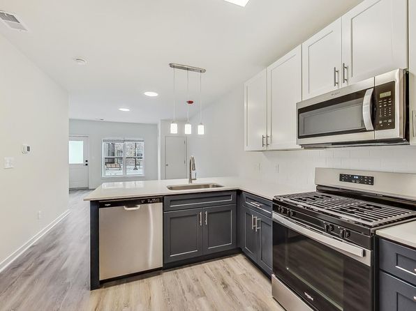 Morris Station | 538 Morris Ave, Mundelein, IL