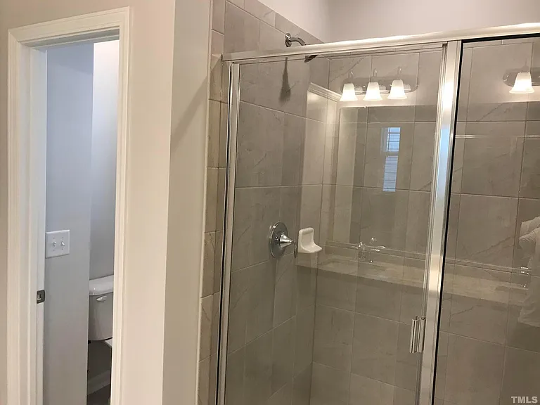 1042 Commack Dr — Photo 10