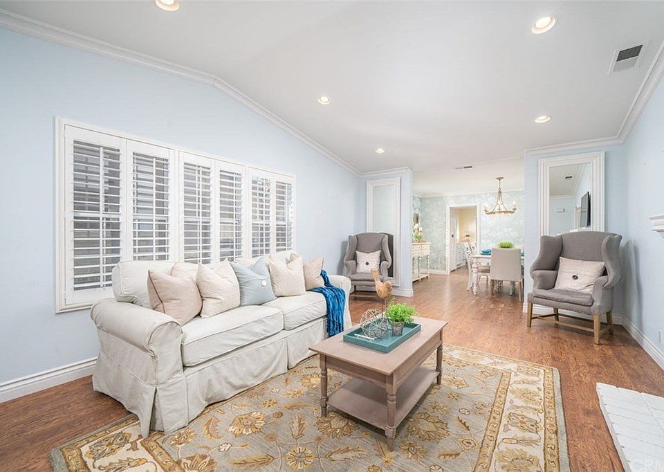 1st image of 940 S Glendora Ave
