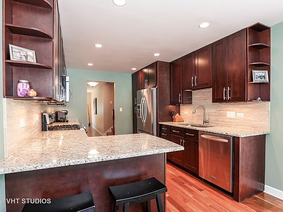 3rd image of 3229 Stewart Dr
