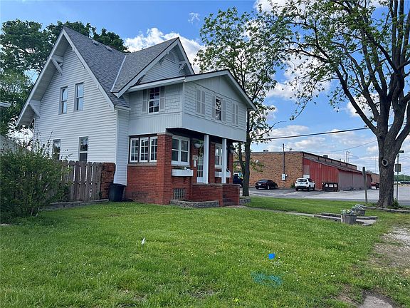 2nd image of 1138 University St