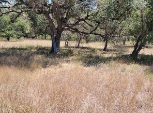 12 Post Oak Rd, Inez, TX 77968