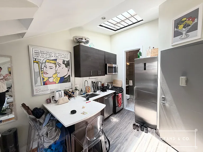 410 W 22nd St #5F — Photo 2