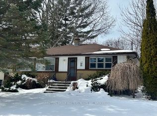 323 Meadowcrest Rd, Kingston, ON K7M3S4