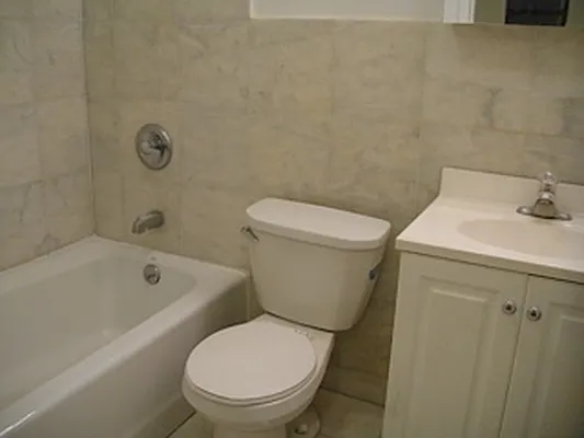 Rented by Robyn Lee, LREB | media 27