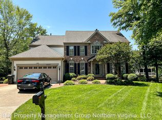 20407 Rosemallow Ct, Sterling, VA 20165