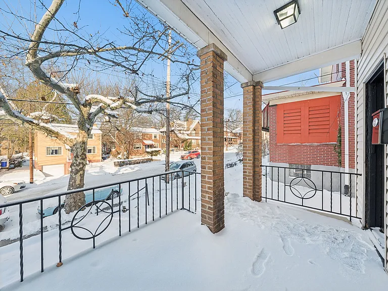 216 Whipple St — Photo 4