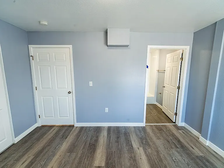 10374 Long Beach Blvd #6 — Photo 13